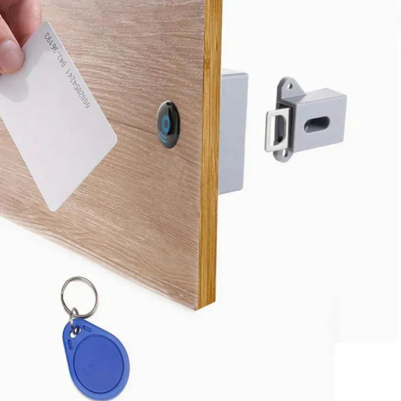 نظام لحراسة الممتلكات بذكاء - القفل الذكي